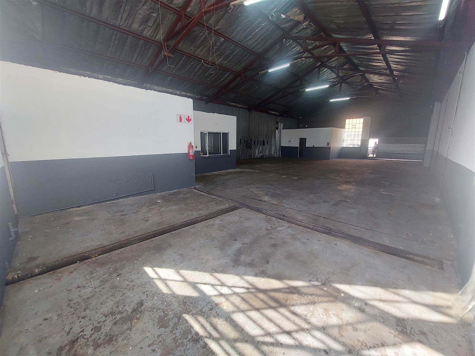 300  m² Industrial space in Anderbolt photo number 4