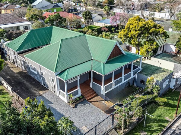 8 Bedroom House 8 Bedroom House