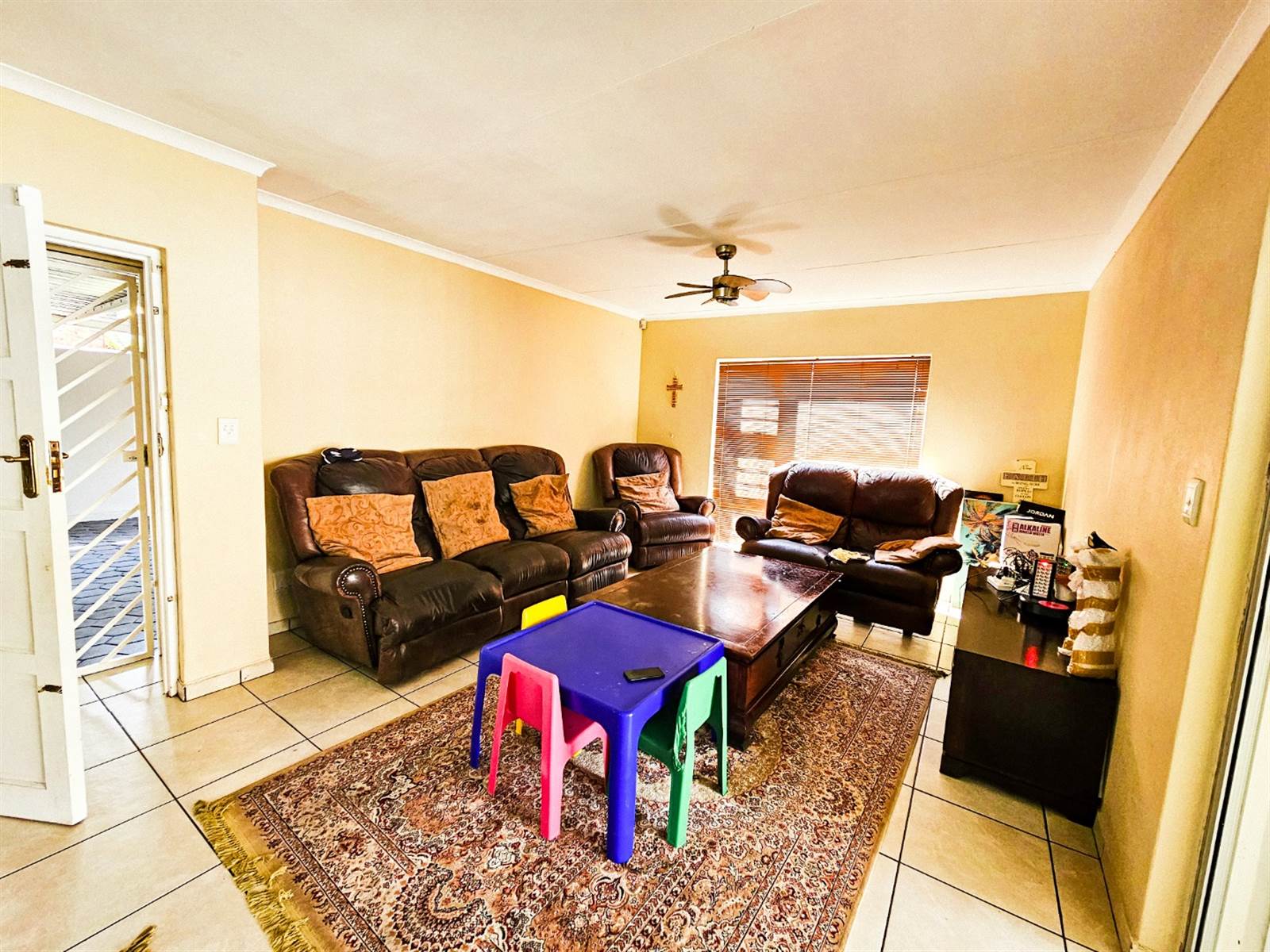 3 Bed House in Garsfontein photo number 6