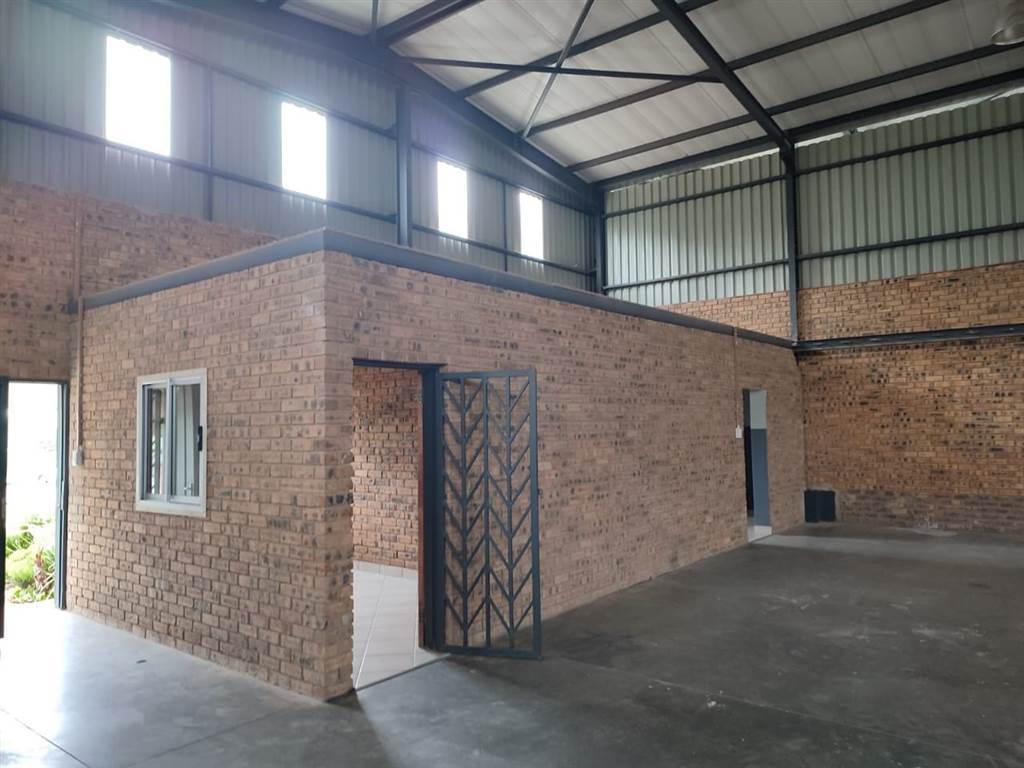 400  m² Industrial space in Clayville photo number 3