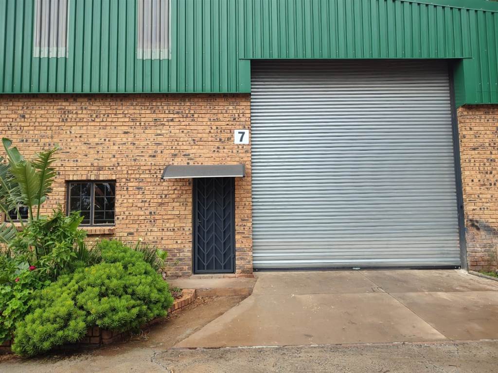 400  m² Industrial space in Clayville photo number 11