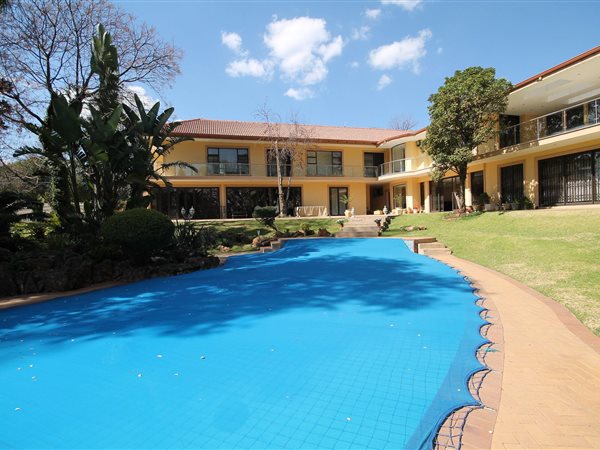 11 Bed House in Houghton Estate