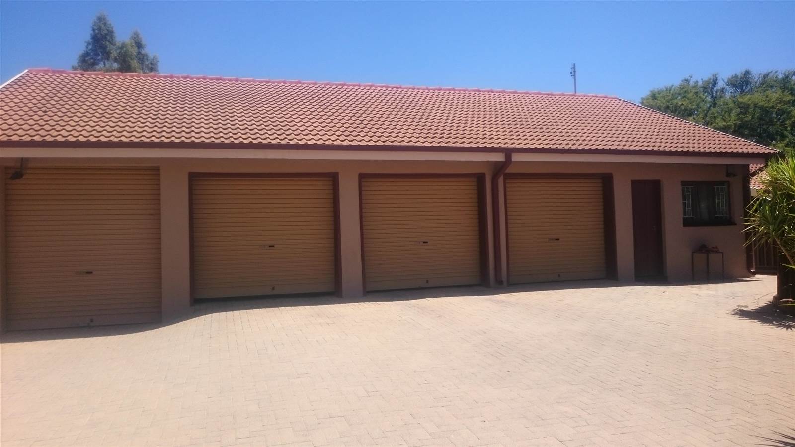 20 Bed House in Klerksdorp photo number 24