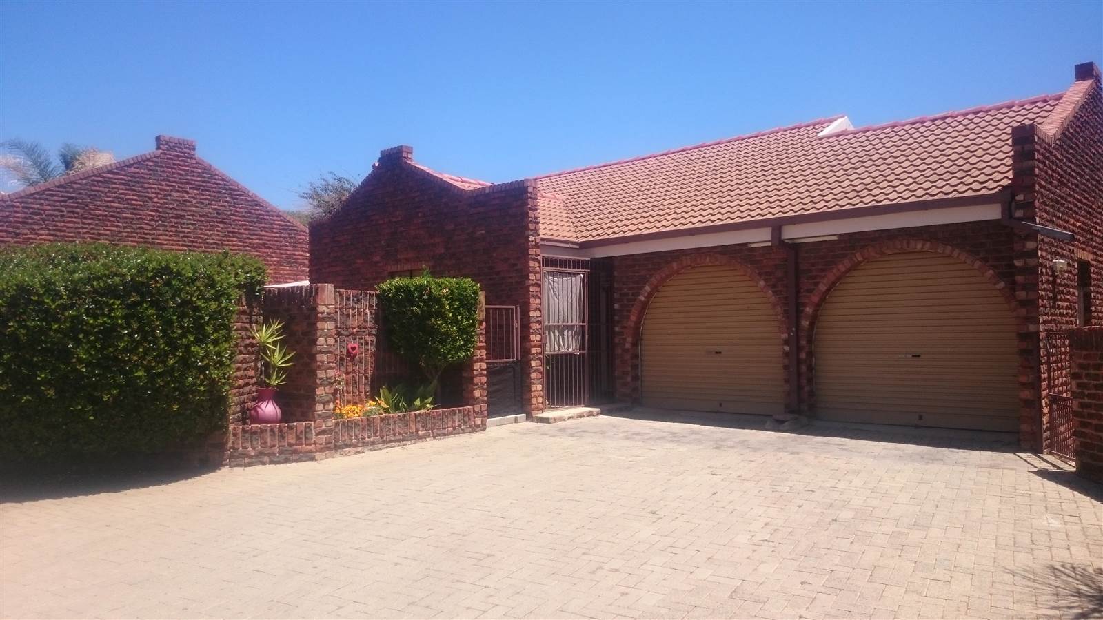 20 Bed House in Klerksdorp photo number 5