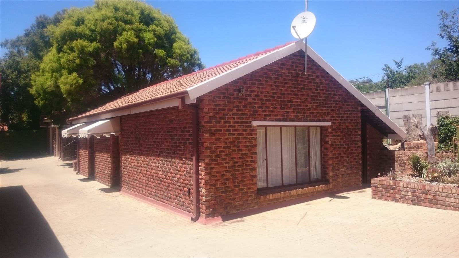 20 Bed House in Klerksdorp photo number 20