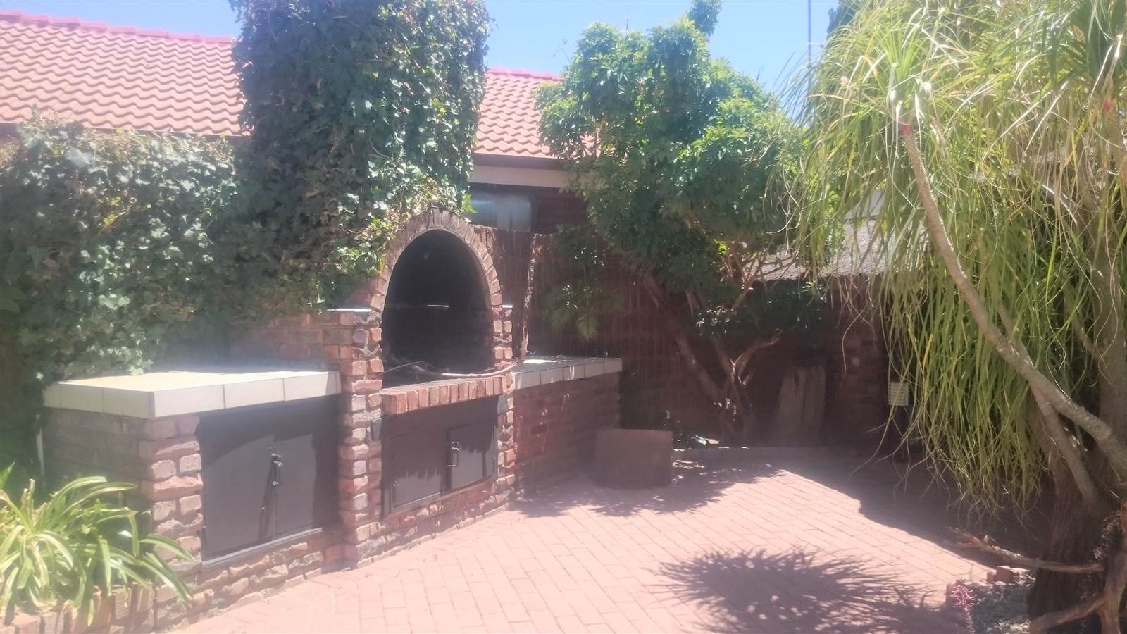 20 Bed House in Klerksdorp photo number 12