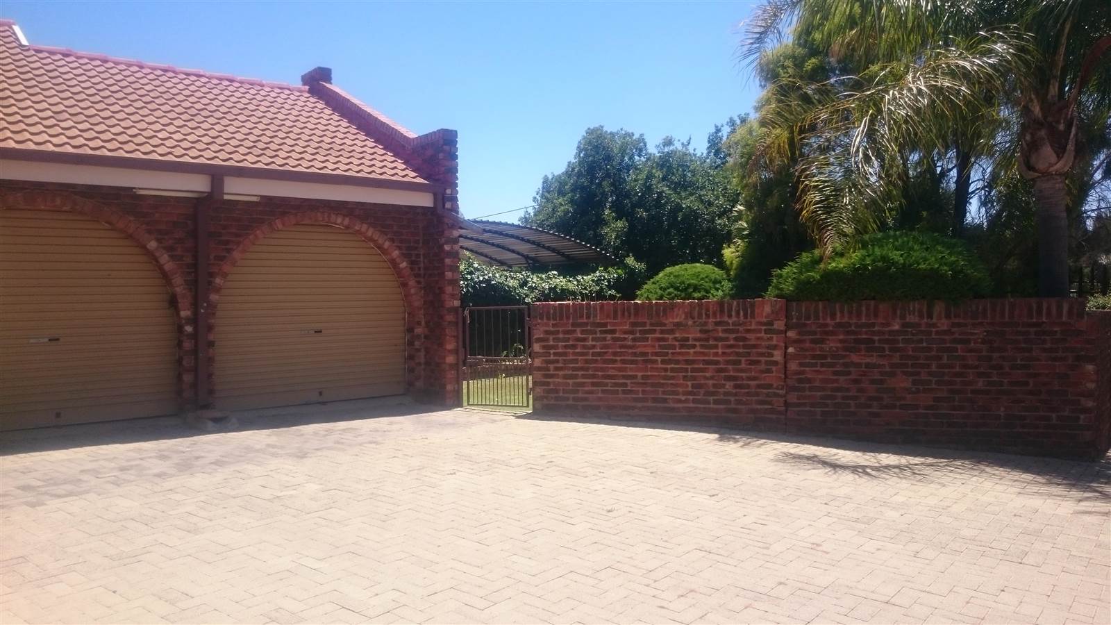20 Bed House in Klerksdorp photo number 26