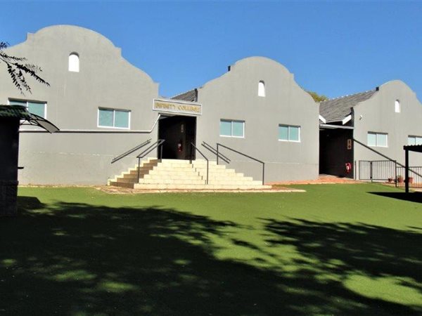 12 Bed House in Bryanston