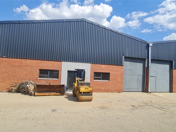 718  m² Industrial space in Roodepoort Central