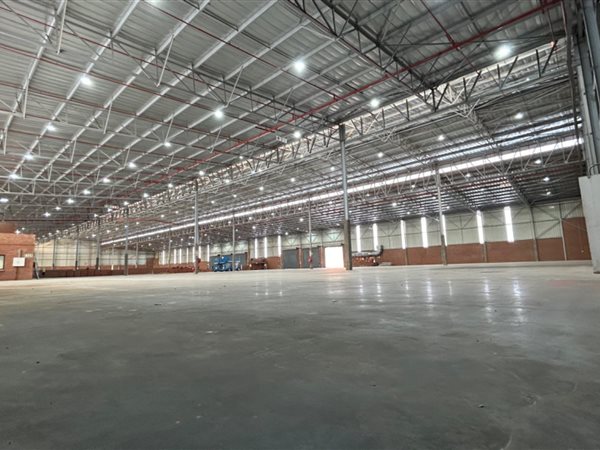 4 892  m² Industrial space