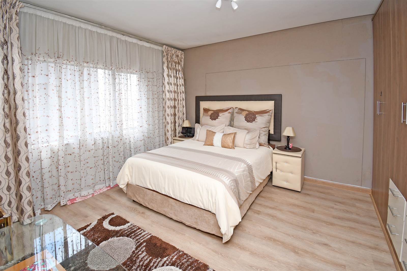 4 Bed Apartment in Fordsburg photo number 16