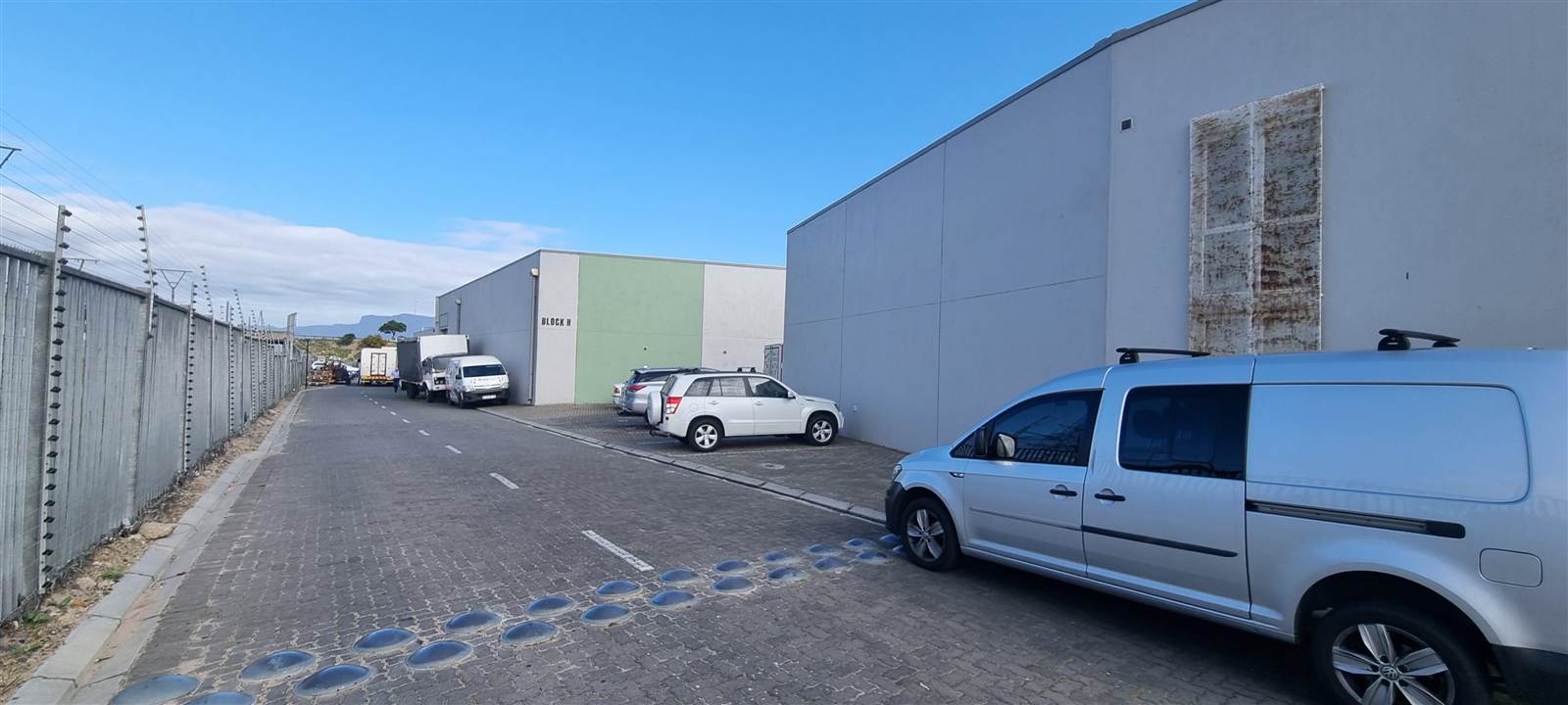 129  m² Industrial space in Parow photo number 6