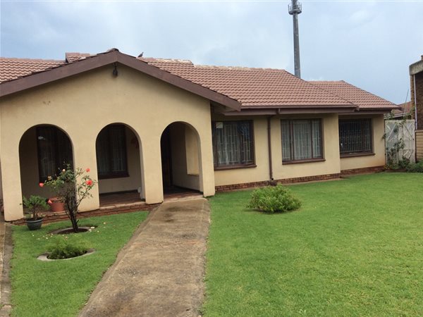 4 Bed House in Bakerton