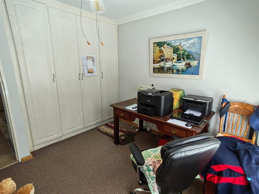 3 Bed Townhouse in Baillie Park photo number 22