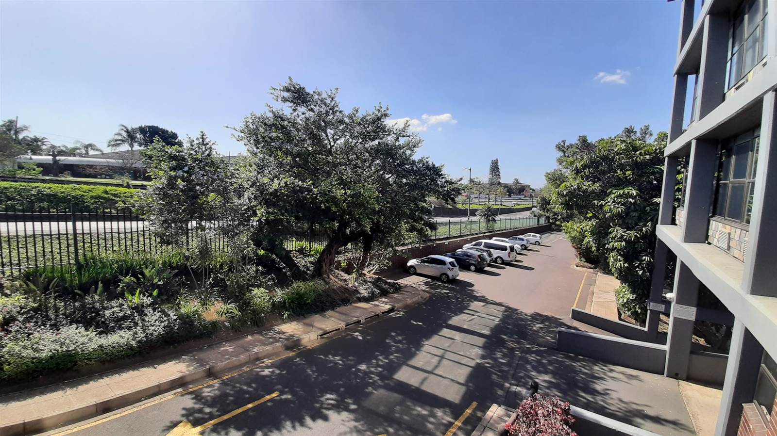 125  m² Commercial space in Westville photo number 1
