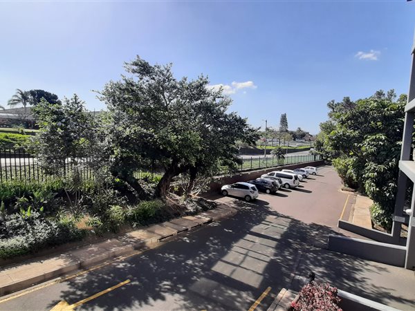 125  m² Commercial space in Westville
