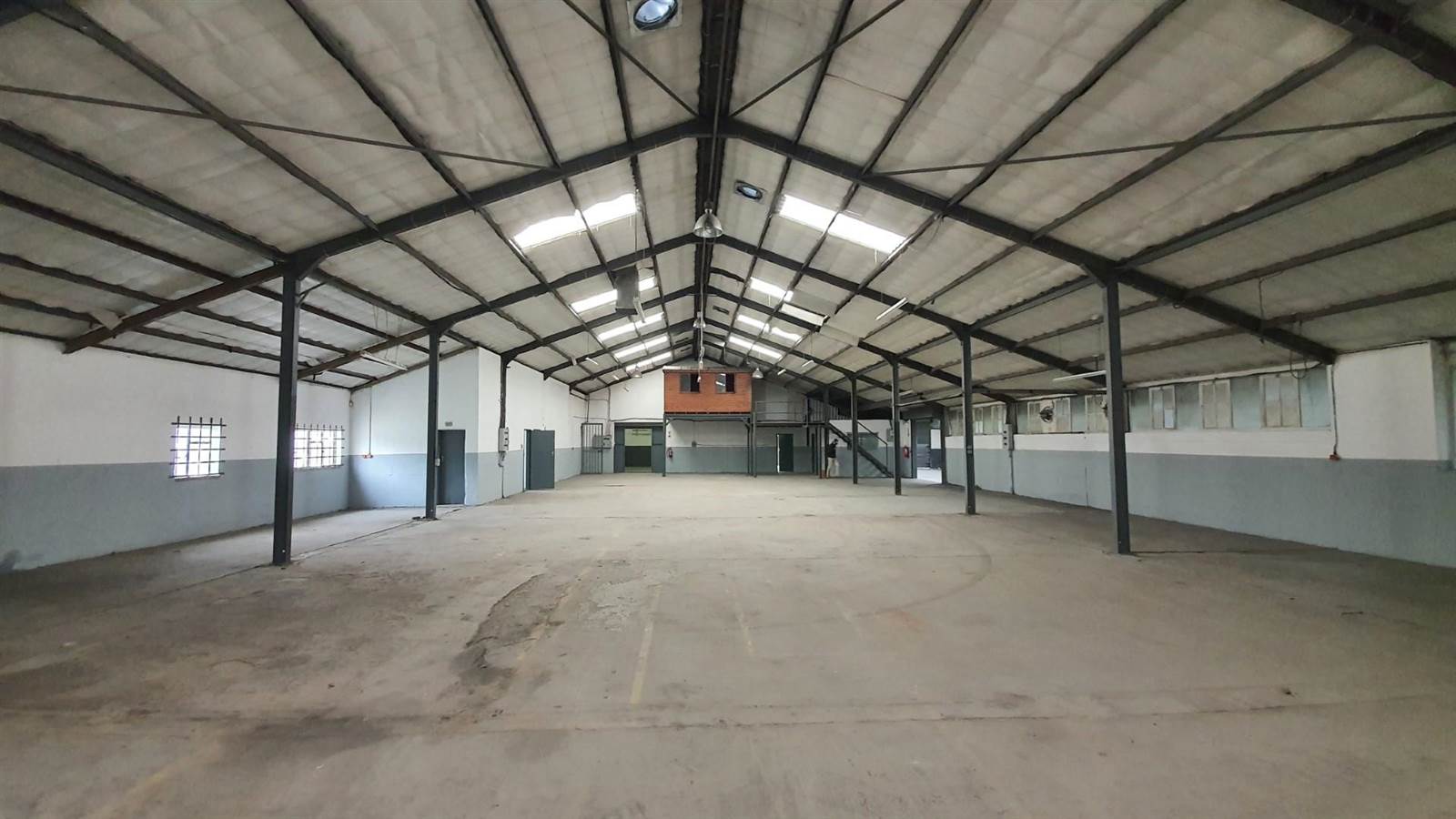 1800  m² Industrial space in Elsies River photo number 1