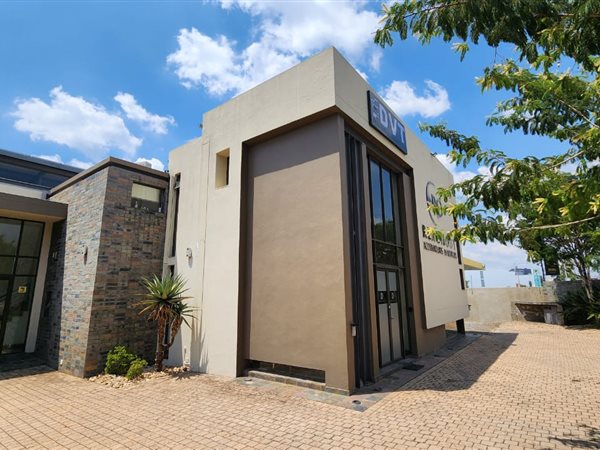65  m² Commercial space in Ashlea Gardens