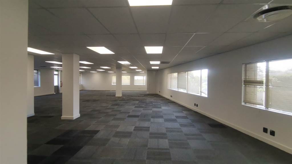 383  m² Commercial space in Illovo photo number 11