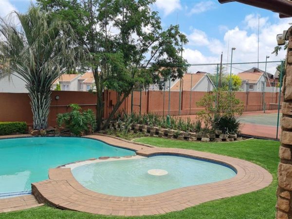 1 Bed Townhouse in Sunninghill