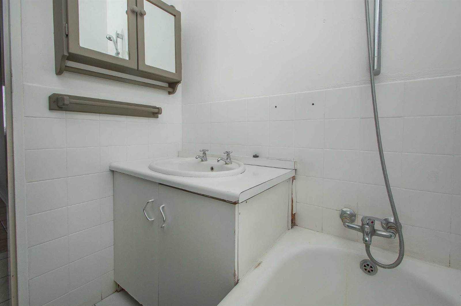 3 Bed Apartment in Horizon View photo number 23