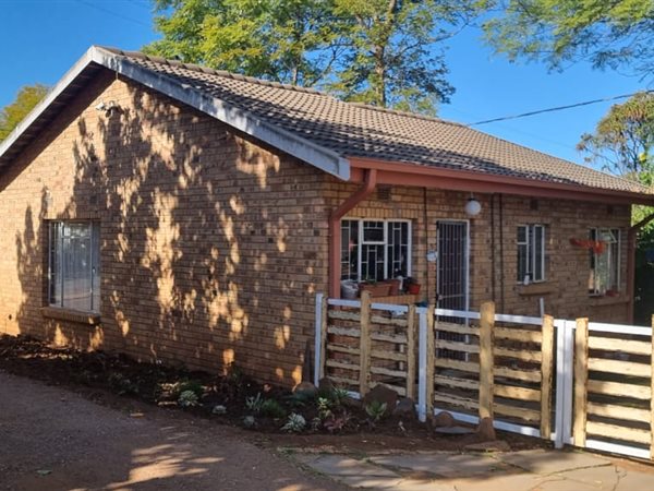 2 Bed Townhouse in Groot Marico