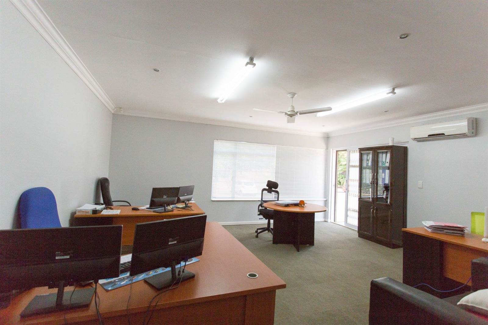 415  m² Office Space in Kloof photo number 11