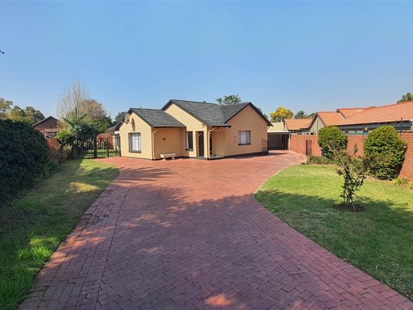 5 Bedroom House 5 Bedroom House