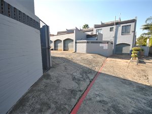 2 Bed Flat in Hutten Heights
