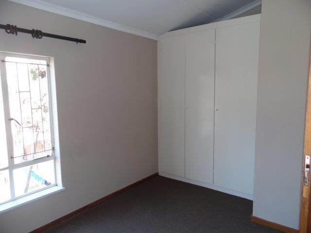 2 Bed Flat in Hutten Heights photo number 8