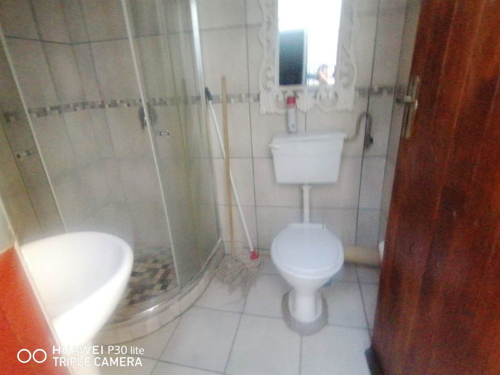 2 Bed House in Kwa Thema photo number 11
