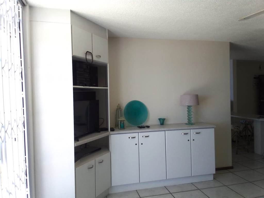 4 Bed Apartment in Manaba photo number 14