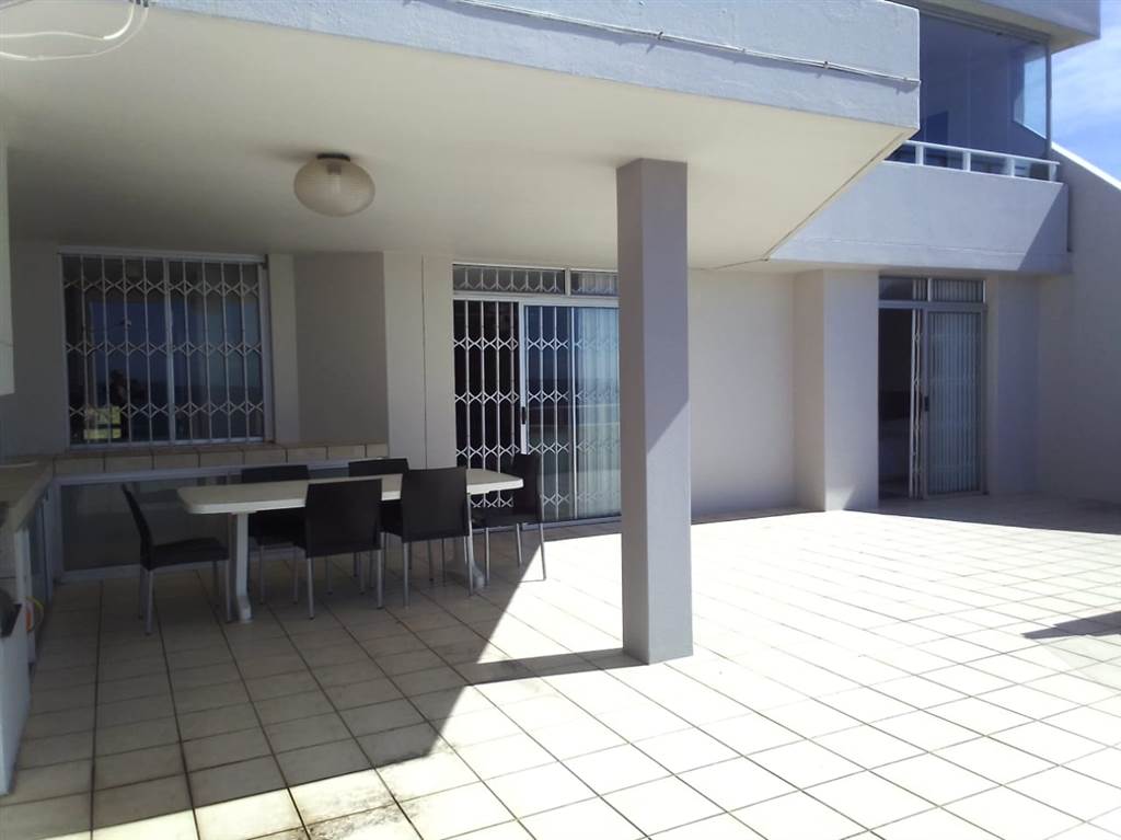 4 Bed Apartment in Manaba photo number 8