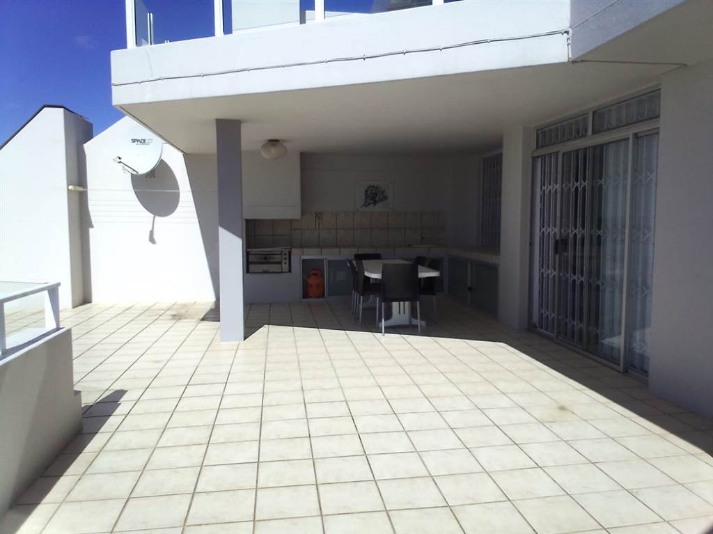 4 Bed Apartment in Manaba photo number 5