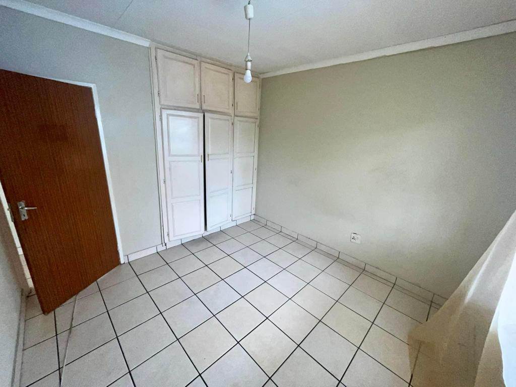 2 Bed Apartment in Nelspruit Central photo number 6