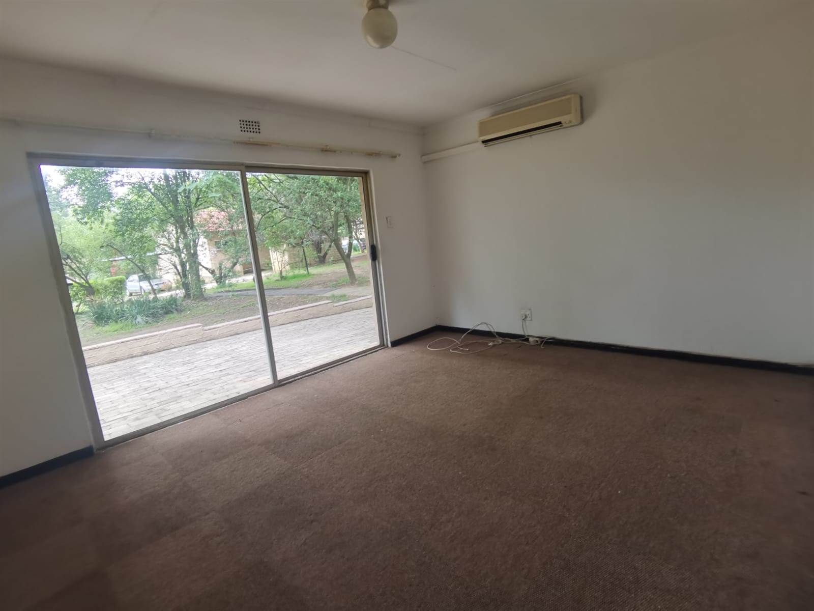 2 Bed Flat in Muldersdrift photo number 3