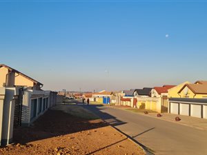 3 Bed House in Roodekop