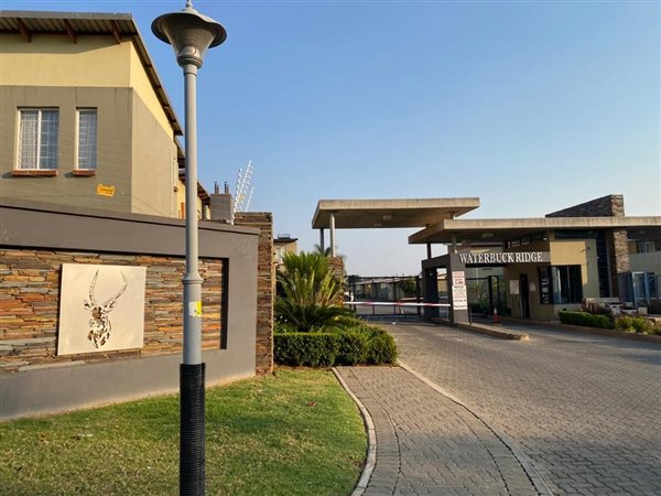 2 Bed House in Waterval East