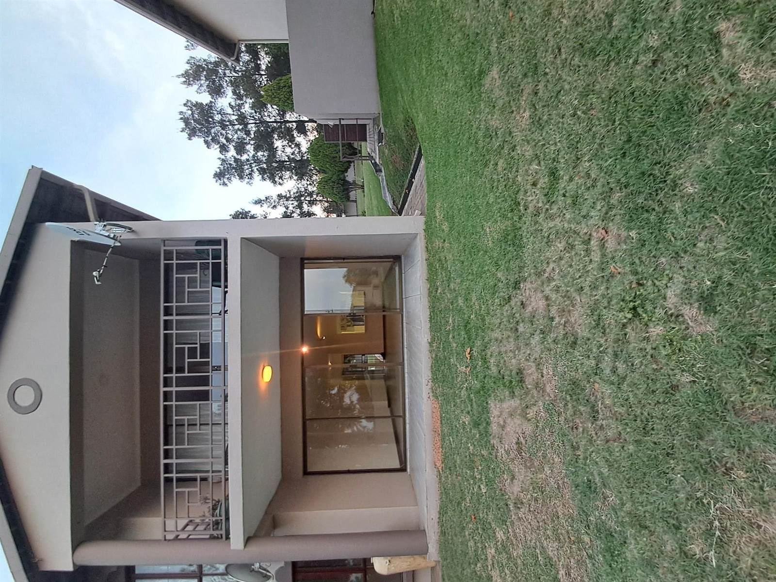 2 Bed Apartment in Lonehill photo number 19
