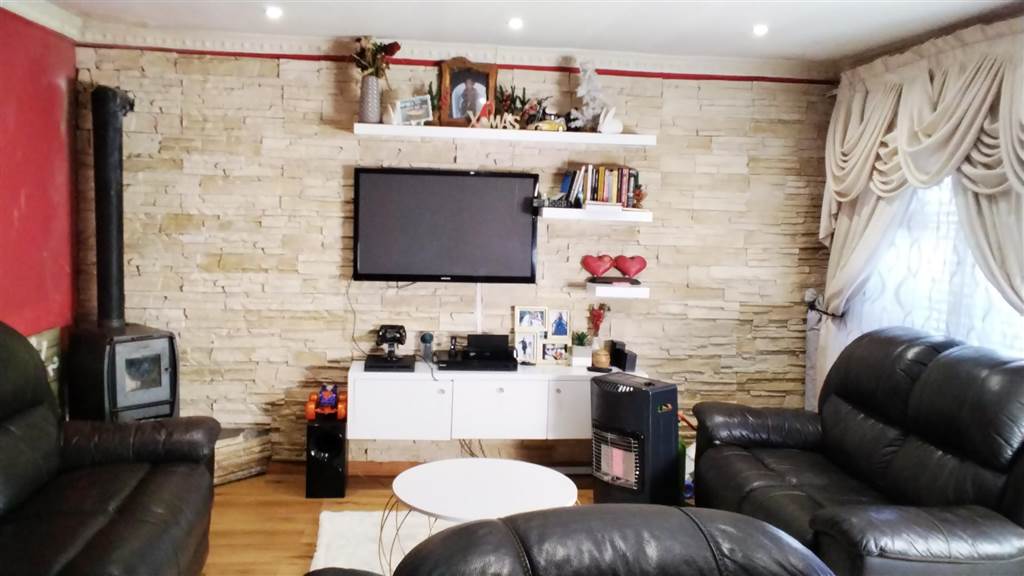 3 Bed House to rent in Mitchells Plain RR4199891 Private Property