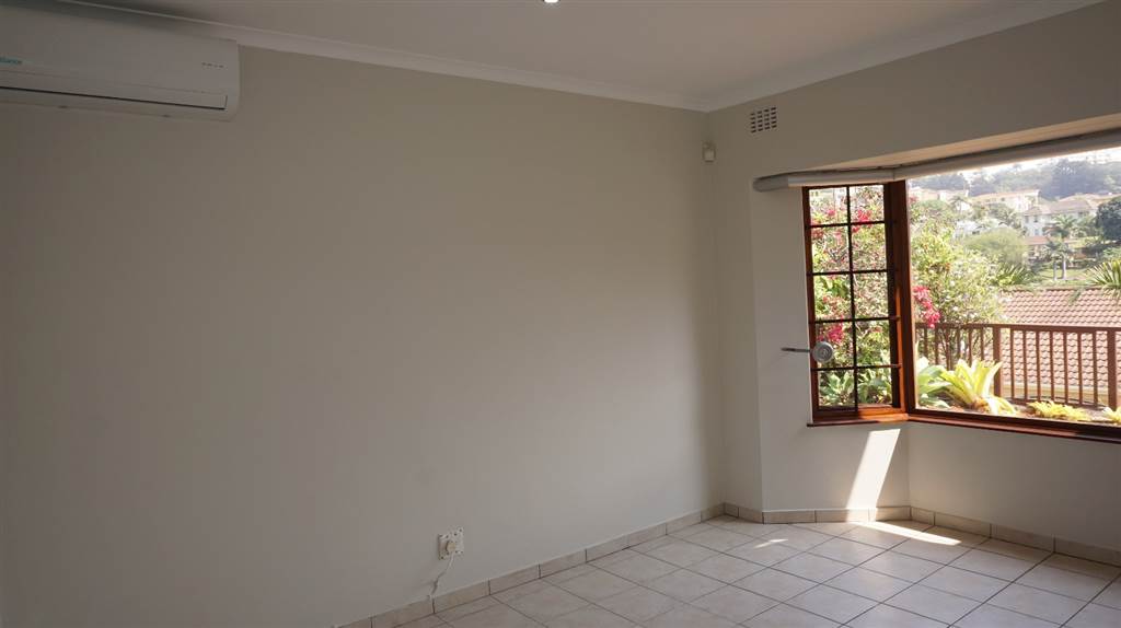 3 Bed Townhouse in La Lucia photo number 16