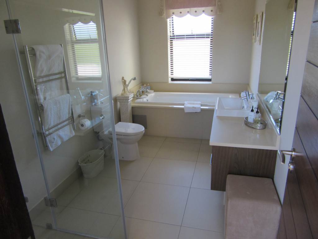 5 Bed House in Oubaai and surrounds photo number 22