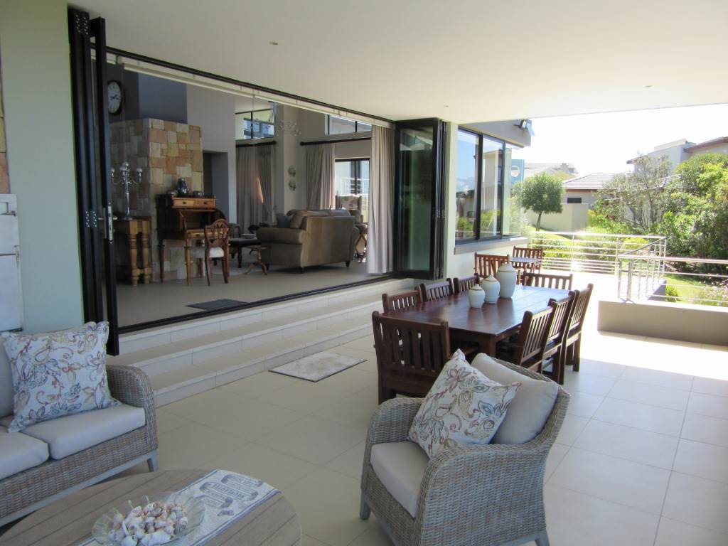 5 Bed House in Oubaai and surrounds photo number 14