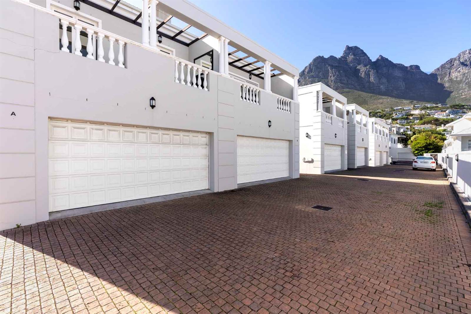 3 Bed Townhouse in Camps Bay photo number 27