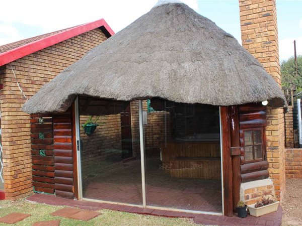 2 Bedroom Townhouse 2 Bedroom Townhouse