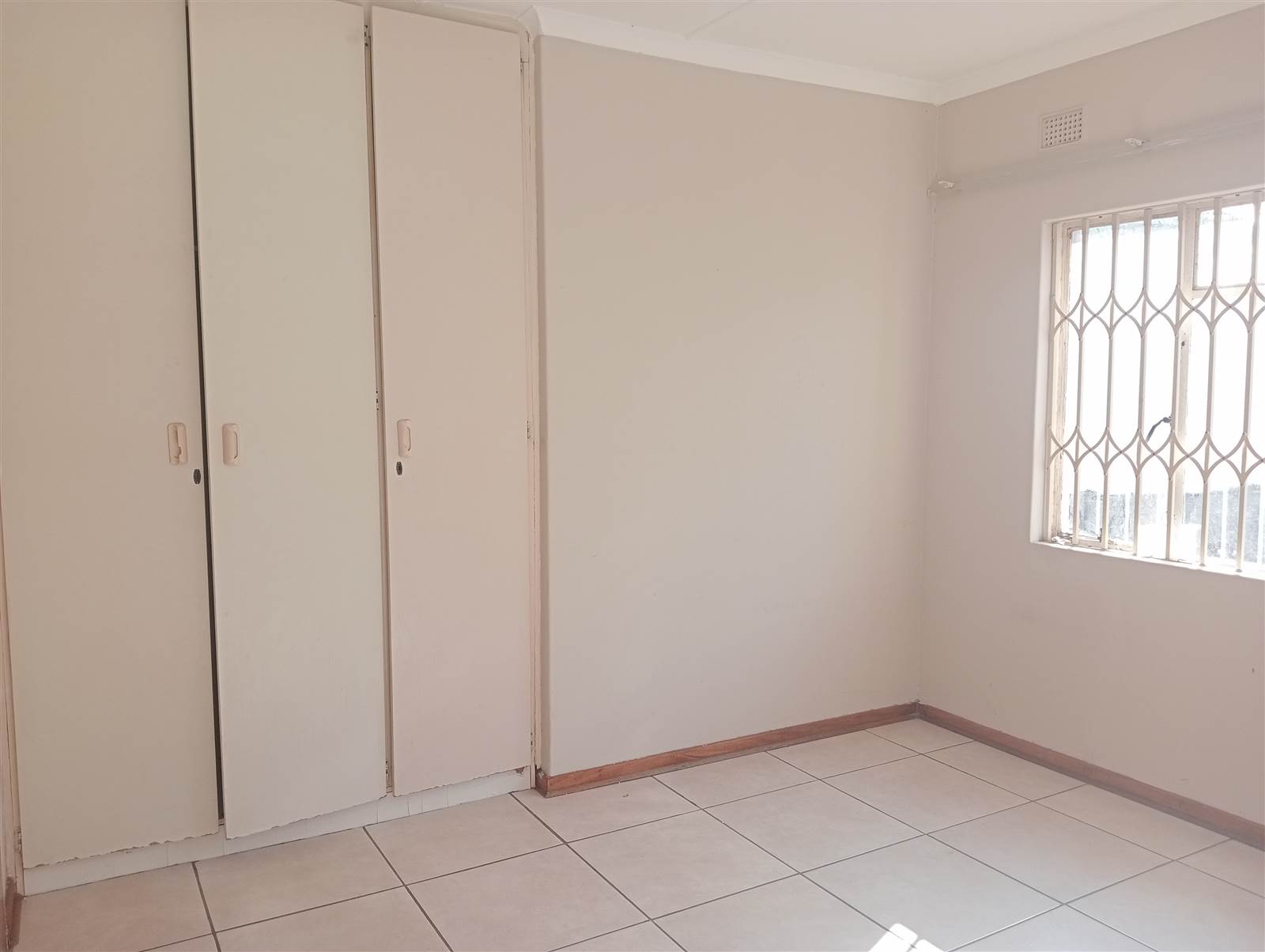 3 Bed House in Southernwood photo number 14