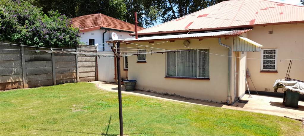 2 Bed House in Bezuidenhout Valley photo number 18
