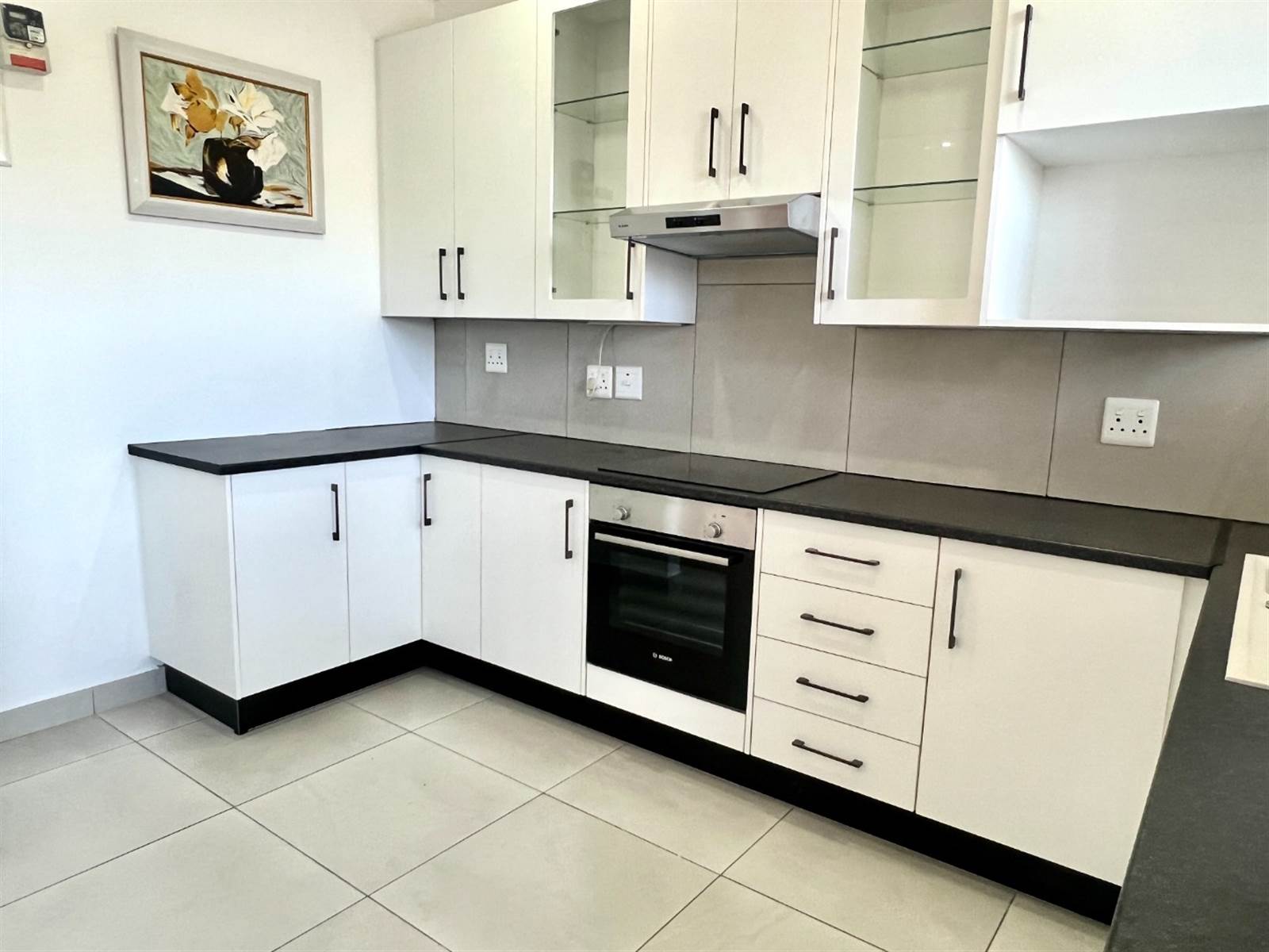 2 Bed Apartment in Craighall Park photo number 2