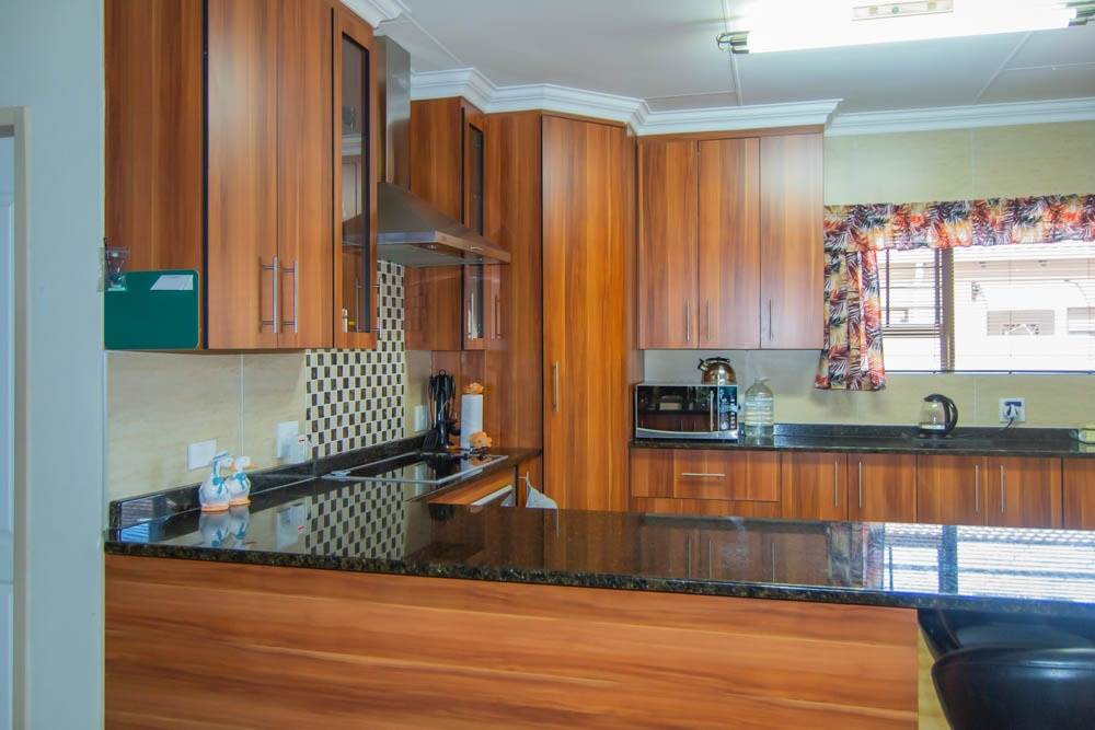 3 Bed Townhouse in Flamwood photo number 10