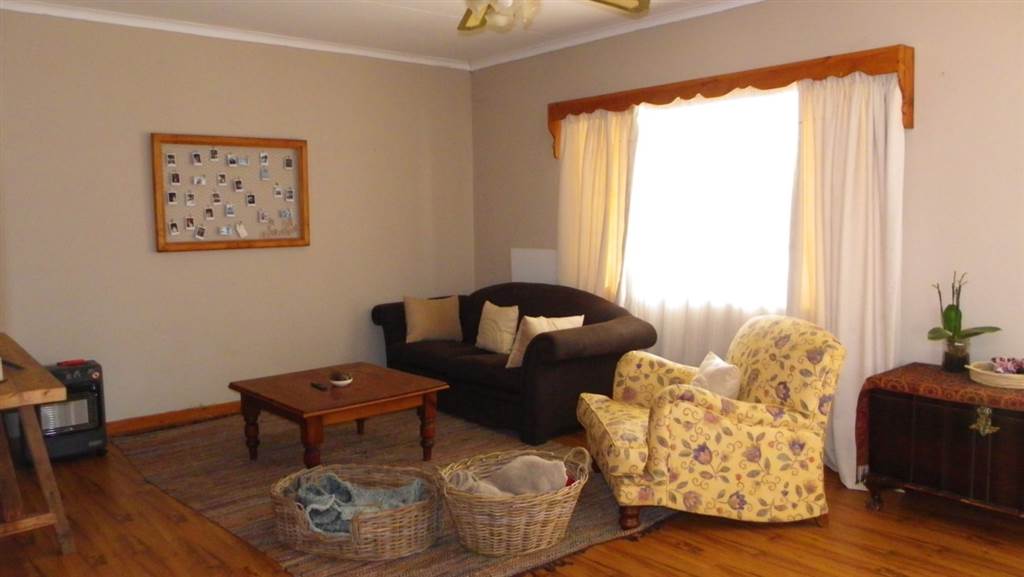 3 Bed Townhouse in Harrismith photo number 8